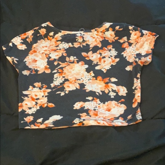 Floral crop top - Picture 2 of 3